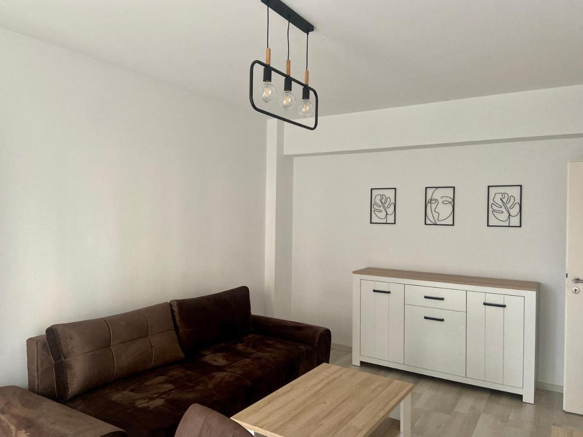 Divany Apartaments - Coresi Mall Brasov Exterior photo